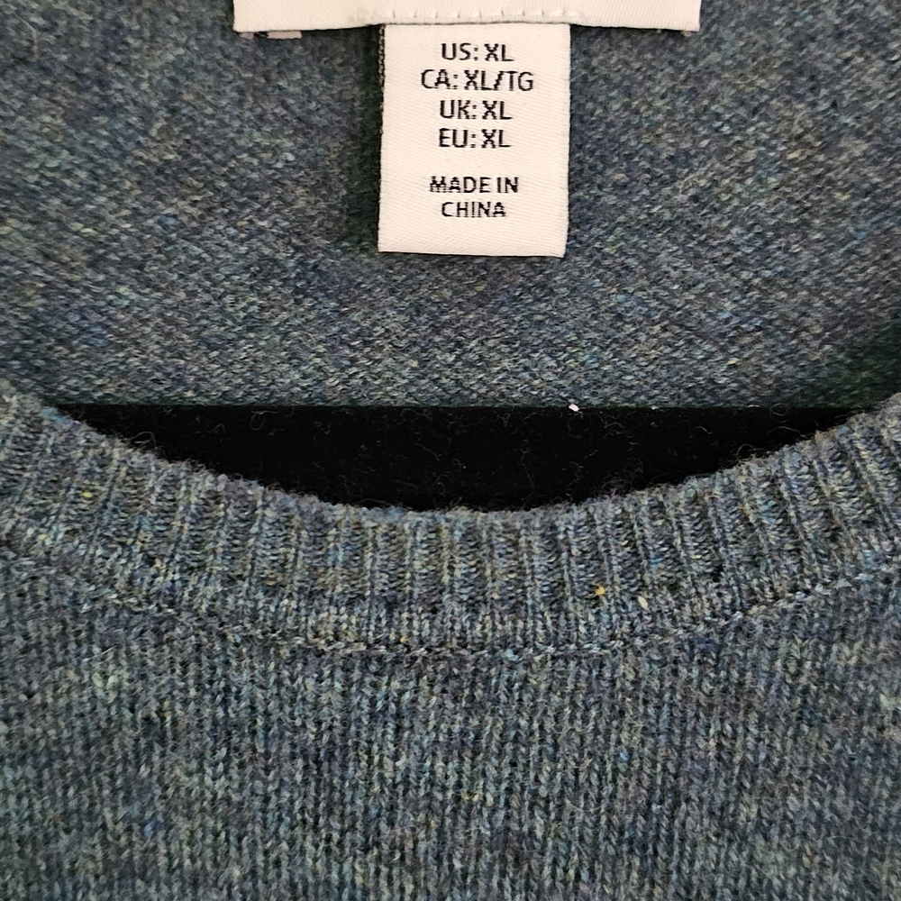 Women's Green Sweater - Picture 4 of 5
